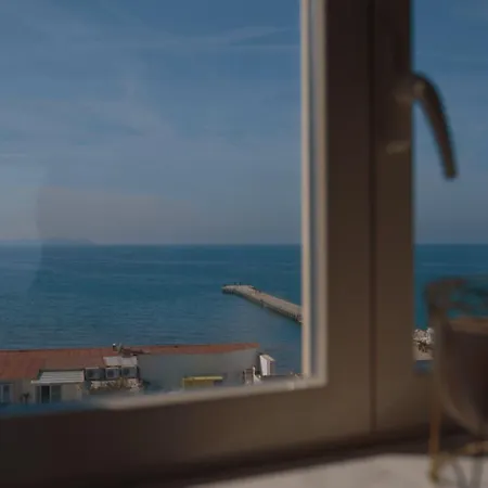 招待所 Naro And 4*