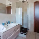 Casa de hóspedes Naro And 4*