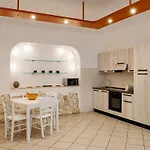 Casa de hóspedes Naro And 4*