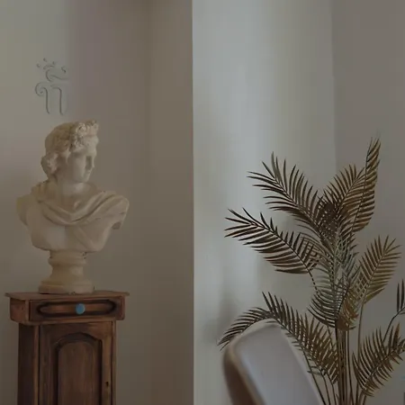 Naro And Guest house